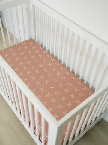 Mebie Baby Crib Sheet - Peachy