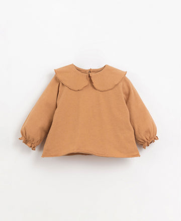 Long sleeved T-shirt with collar