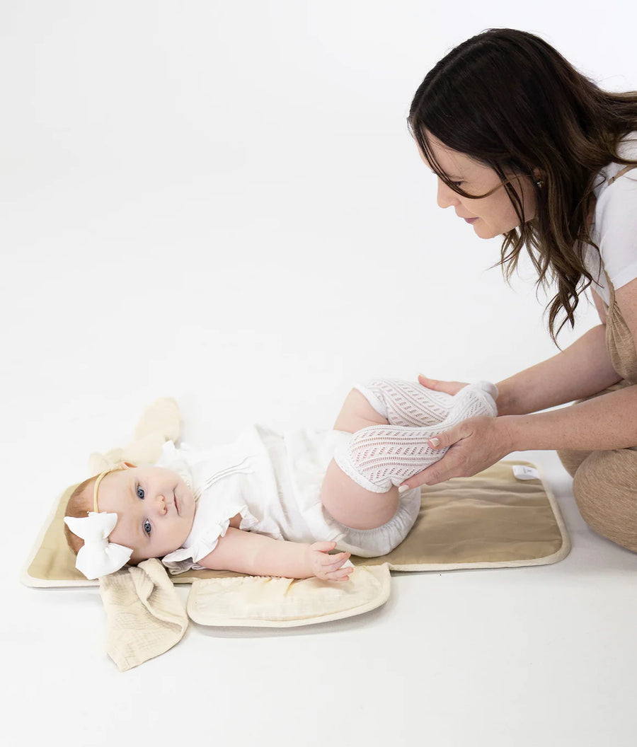 Mini Maven Portable Changing Pad -Ecru