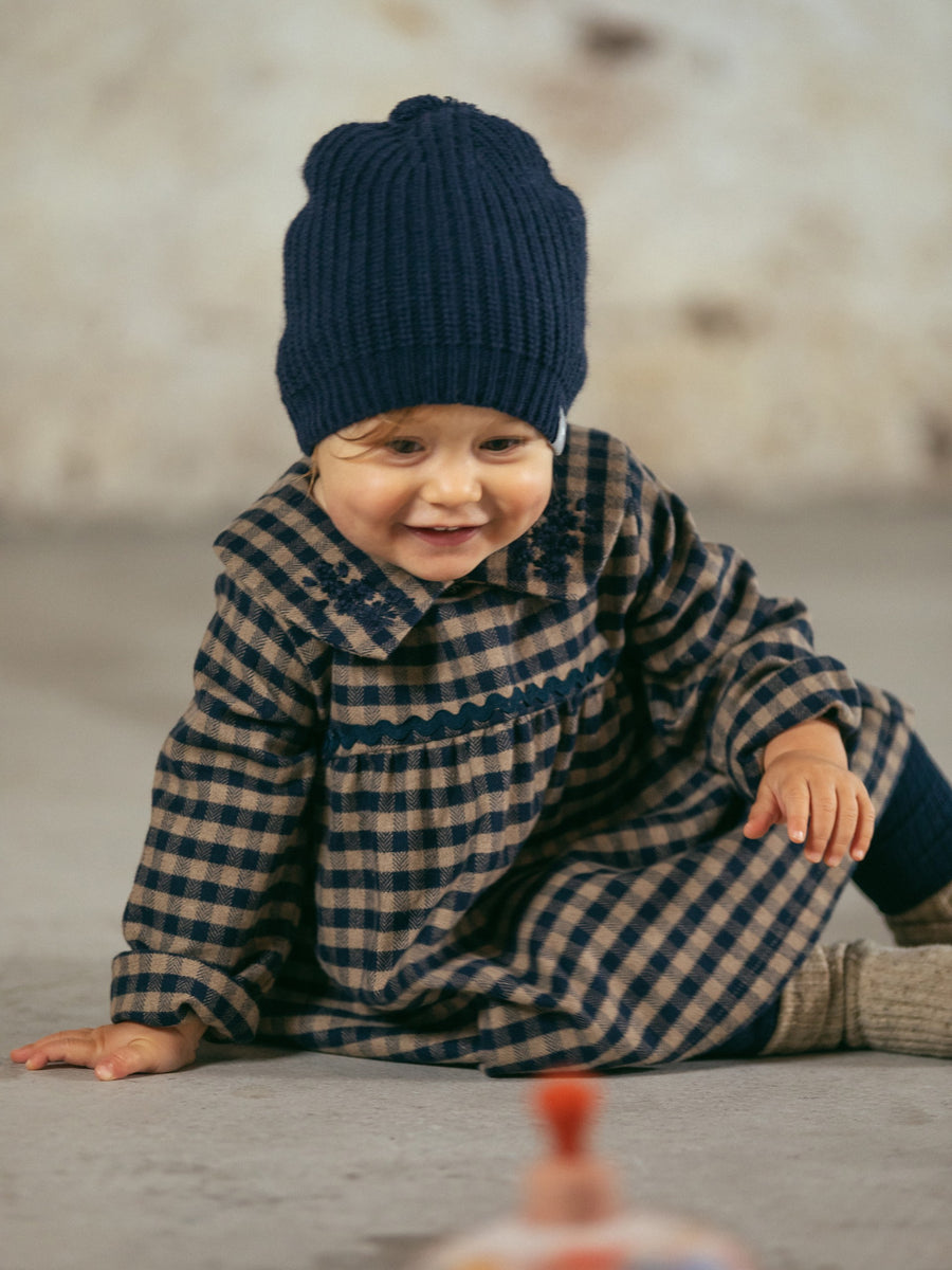 Plaid dress with embroidered collar in wool yarn