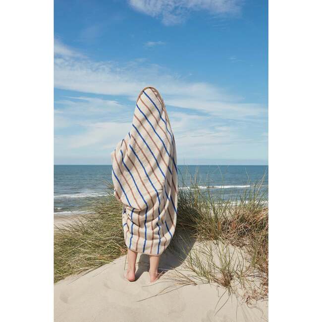 Raita Hooded Towel - Caramel / Ice Blue