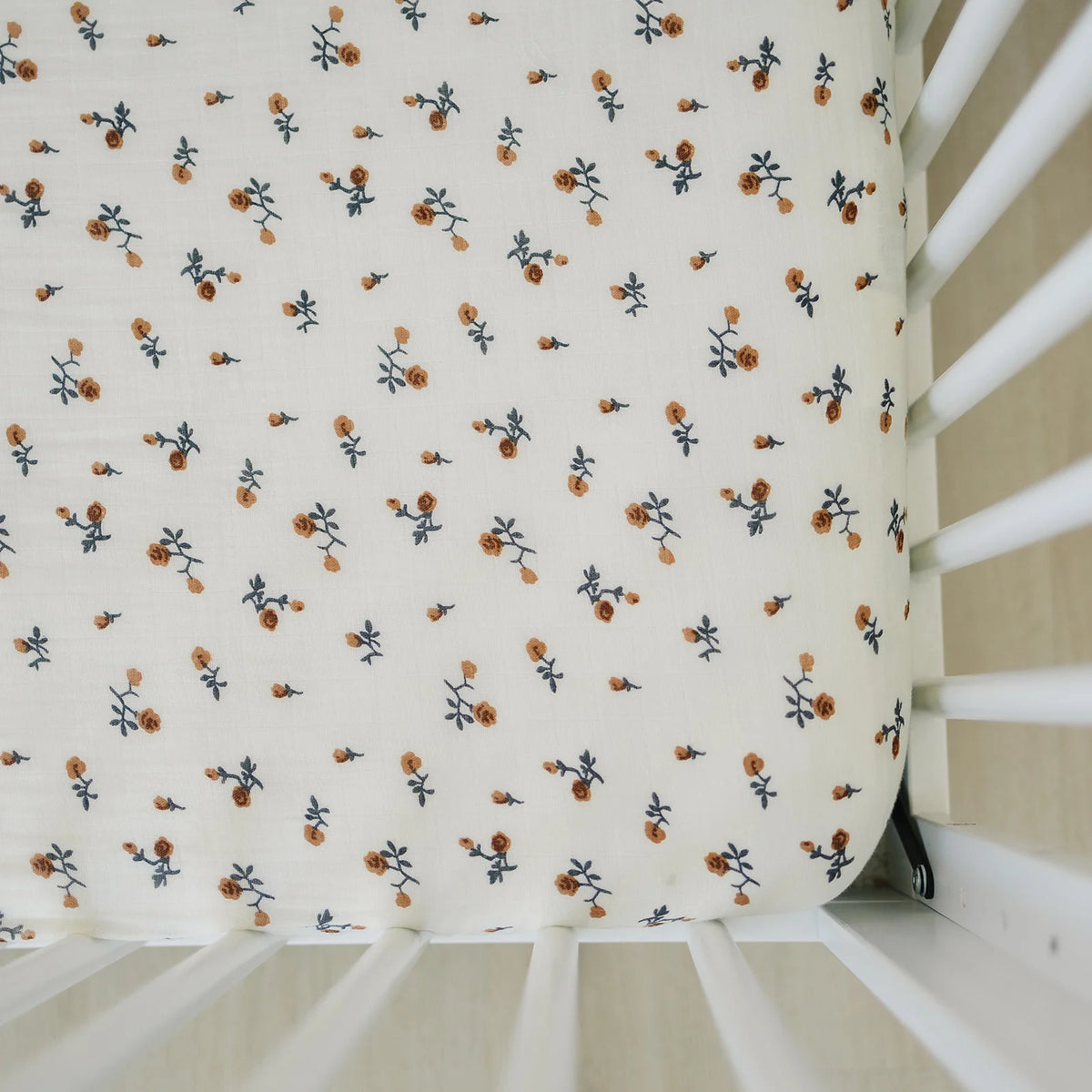 Mebie Baby Crib Sheet - Cream Floral