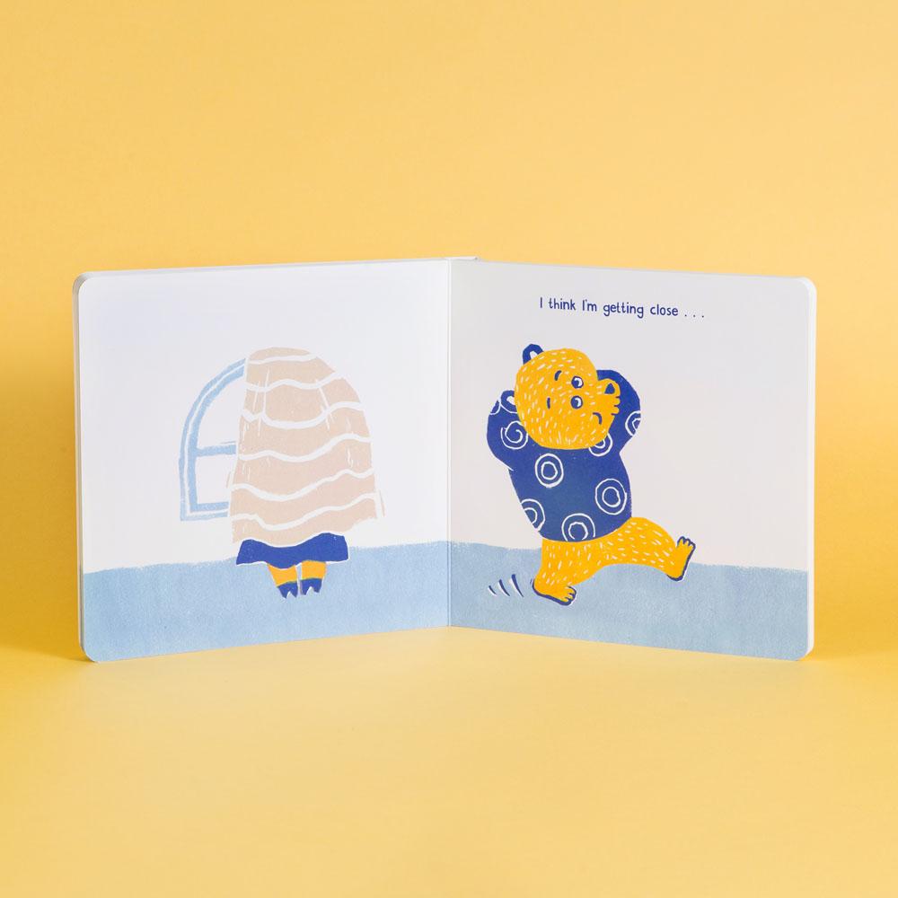 A Little Snail Book: Hide-and-Seek