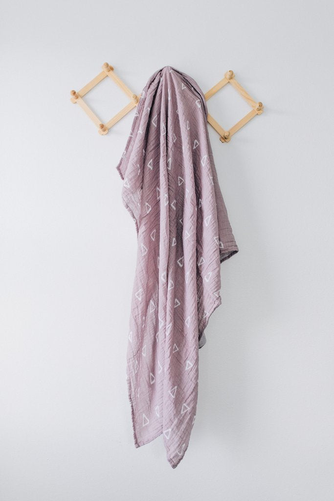 Mebie Baby Muslin Swaddle Blanket - Blush Triangle