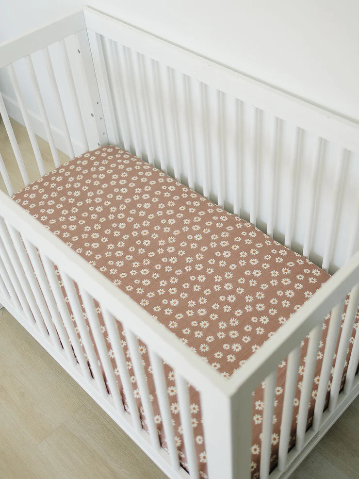 Mebie Baby Crib Sheet - Daisy Dream